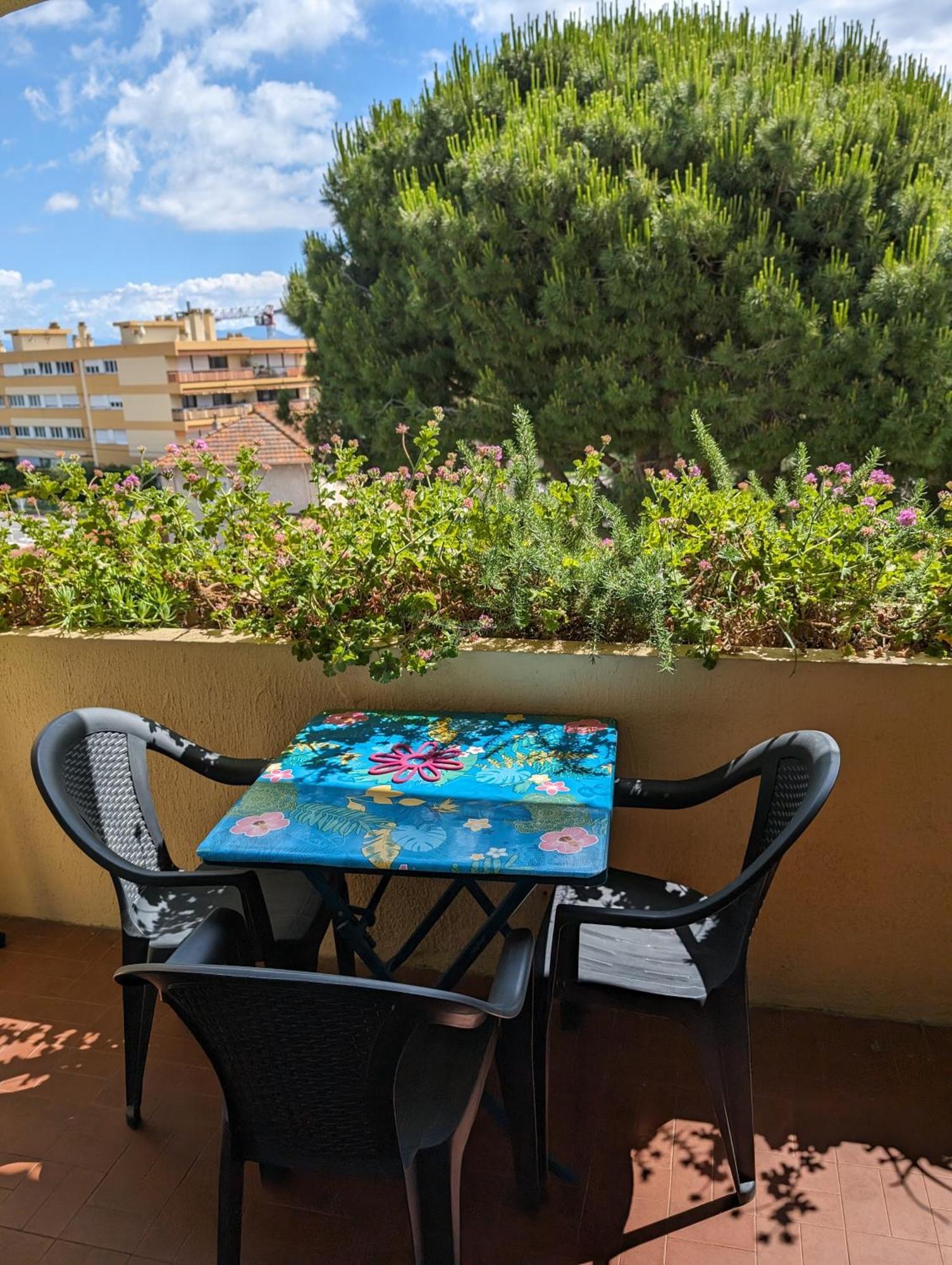 Studio Calme Dernier Etage Antibes Esterno foto